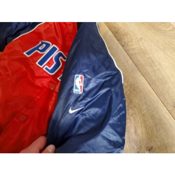 🔥Vintage Nike Team NBA Jacket Detroit Pistons Red Kids 5 Throwback 🔥 - Picture 3 of 7